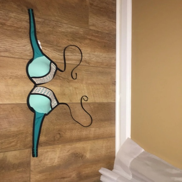 Women’s Push-Up Bikini Top - Picture 2 of 5